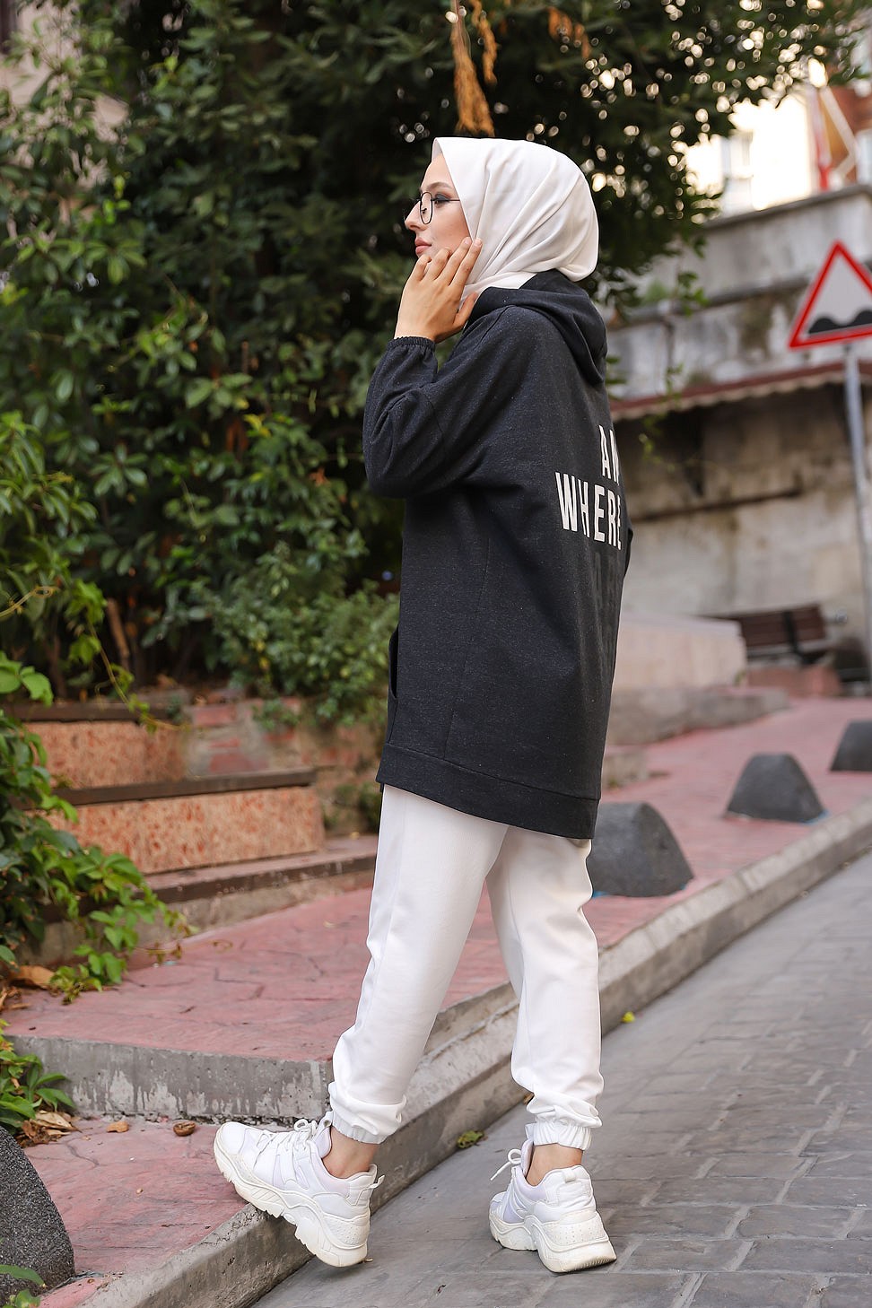 Amelis - Survêtement femme à capuche de couleur gris clair avec